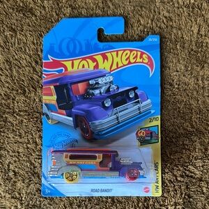 Road Bandit Toy Car - Purple and Blue Hot Wheels